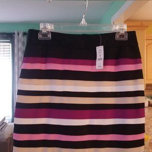 White House black market skirt size 4 (barely worn) - tag attached